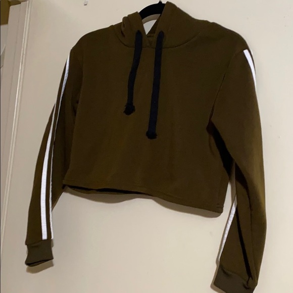 Sweaters - Hooded cropped sweater